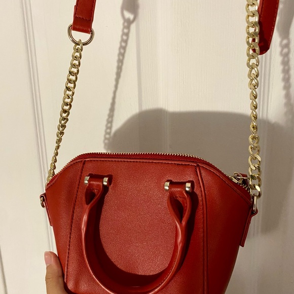 Guess Cross Body Bag - Picture 6 of 7